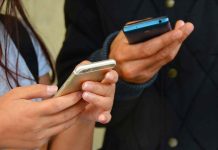 Las personas que utilizan un solo dedo para escribir en el móvil tienen estos rasgos, según la psicología (+ Detalles)