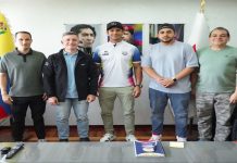 Equipo masculino de esgrima venezolano afilä espadäs para futuros campeonatos