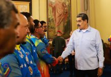 Maduro entrega orden Francisco de Miranda en su Segunda Clase al Equipo Masculino de Softbol de Venezuela (+ Detalles)