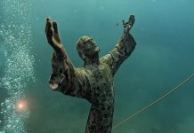 Camogli, la estatua submarina del Cristo del Abismo a 18mt de profundidad es limpiada en su 71 aniversario (+ Detalles)