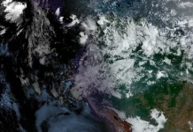 Satélite revela la foto más reciente del planeta Tierra con impresionante detalle y América del Sur de noche en primer plano