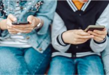 Los adolescentes y el fin de la llamada: por qué prefieren los mensajes y cómo cambian las reglas de la comunicación (+ Detalles)