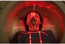 Una nueva terapia basada en luz mostró resultados prometedores en pacientes con Alzheïmer leve (+ Detalles)