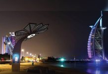 Dubái implementa palmas solares que ofrecen conexión Wi-Fi, carga para dispositivos y sombra ecológica (+ Fotos)