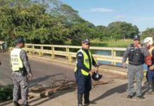 Rehabilitan el paso vehicular en el puente La Piedra, fortaleciendo la conexión entre Apure, Amazonas y Bolívar