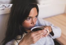 Lo que tu café negro dice de ti: el curioso vínculo entre tus elecciones amargas y tu personalidad