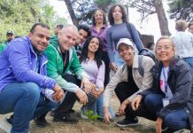 Estudiantes Universitarios siembran más de 1.900 árboles como parte de la Misión Madre Tierra (+ Detalles)