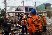 Autoridades locales atienden sinieströ en una vivienda en Barcelona, tras explosiön por presunta fuga de gas