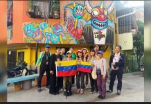 Turistas japoneses exploran el corazón de Venezuela: la comunidad del barrio La Lucha los recibió con calidez tras su estadía en el país (+ Fotos)