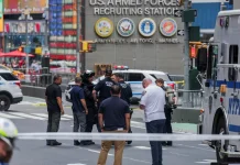Alertä en Nueva York: Evacuaron Times Square por un «paquete sospechoso», la policía investiga el suceso