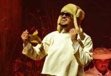 Bad Bunny sufrió un accidentë en el escenario de Puerto Rico y su divertida reacción se viralizó rápidamente