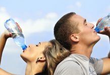 Conoce cuál es el mejor momento del día para tomar agua según la EFSA (+ Detalles)