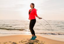 Más que un juego de niñös: descubre por qué saltar la cuerda es el ejercicio más completo para quem@r calorías y fortalecer tu corazón