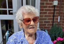 Ethel Caterham, la persona viva más longeva del mundo, celebra su cumpleaños 116 y comparte su sabiduría: “Nunca discutö con nadie, escucho y hago lo que me gusta”