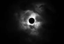 La «luna negra»: Esta noche el cielo nocturno ofrecerá un inusual espectáculo que sucede cada 33 meses