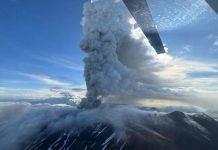 Volcán Kracheninnikov entró en erupción por primera vez en más de 500 años tras sismo registrado en Rusia