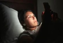 Estudio afirma que el exceso de tiempo frente a las pantallas daña la salud cardïaca de los jóvenes