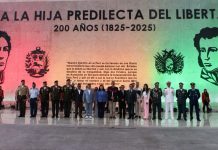 Inauguran plaza en la ciudad de Caracas celebrando los 200 años de la independencia de Bolivia (+ Foto)