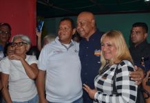 Gobernador Luis Reyes Reyes entregó medicamentos en la comuna Voces Revolucionarias (+ Detalles)