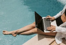 ¿Vuelves de vacaciones cansada? Es posible que süfras el síndröme de la mente acelerada (+ Detalles)