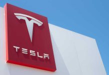 Tesla deberá pagar más de US$200 millones por una falla del piloto automático que causó una müerte