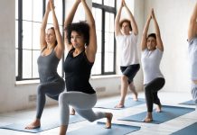 Descubre estos 3 beneficios significativos que le aporta el yoga a tu salud física y mental (+ Detalles)