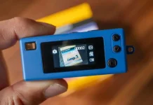 Kodak y la nostalgia digital: lanzan la “Charmera”, una mini cámara estilo vintage del tamaño de una caja de fósforos que apela a la moda de redes sociales