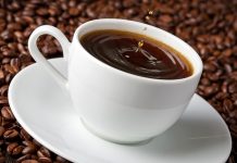 Sirven en Dubái la taza de café más cara del mundo: con uno de los granos más raros y exclusivos según el Libro Guinnes (+ Detalles)