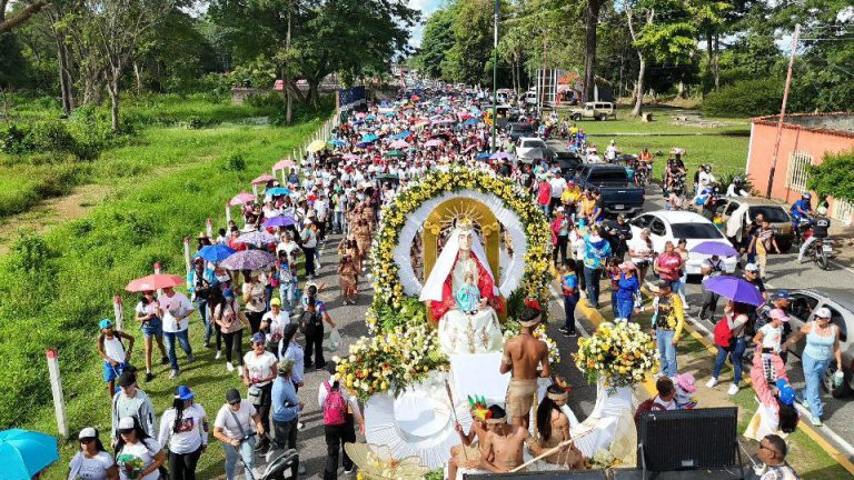 Caminata de amor y esperanza Coromotana: evento único en tierra portugueseña reúne a miles de feligreses para celebrar 373 años de la Virgen (+ Fotos)