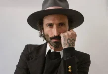 Leiva presenta su documental “Hasta que me quede sin voz” en el Festival de San Sebastián, revelando su vida y proceso creativo