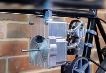 Ingeniero británico crea una bicicleta impulsada por un motor térmico de 200 años, sin necesidad de combustible ni electricidad