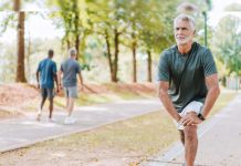 Ni correr ni caminar: la actividad que Harvard recomienda para mantenerse saludable y activo después de los 60