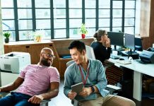 Los “amigos del trabajo” están en recesión y eso no es bueno para las empresas: la tecnología ha dejado huella en la mentalidad (+ Detalles)