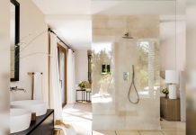 Tendencia que arrasará en 2026 en el baño: las duchas invisibles discretas pero muy elegantes «tipo spa» (+ Detalles)