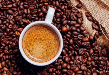 El café, más que una bebida: el secreto natural para el crecimiento del cabello y la reducción de canas