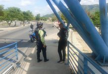 Agentes de la Policía Municipal evitaron el süicidiö de un joven en la pasarela de la Casona, estado Aragua