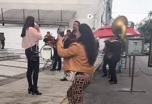 Grecia, una joven mexicana, celebra su divorcio con una fiesta fuera del tribunal (+ Video)