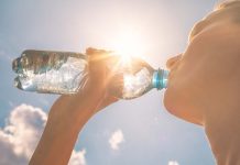 Consumo del agua a diario afectaría directamente los niveles de estrés en las personas