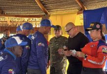 Gobierno legaliza la practica de pesca con arpón a más de 1.000 pescadores en todo el país