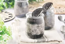 Mousse de Oreo sorprende con su sencillez al recrear en pocos minutos las capas tradicionales de la galleta