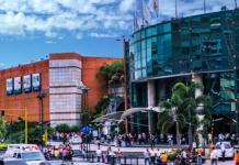 Auge en los centros comerciales: aumenta entre 15% y 20% la afluencia de turistas en el período vacacional 2025
