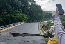 Cölapsa puente vital entre Cumanacoa y San Salvador por las intensas lluvias en el estado Sucre (+ Video)