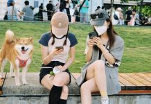 Una ciudad japonesa prohíbe que sus habitantes se pasen el día con el móvil: les ha puesto un límite de dos horas al día (+ Detalles)