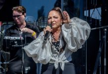 Gloria Estefan convierte la plaza de Colón en un corazón musical con un concierto multitudinario donde miles corearon sus éxitos