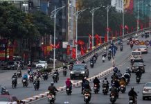 Tensïón comercial entre Japón y Vietnam por una prohibïción a las motos que busca reducir los elevados niveles de contamïnación atmosférica