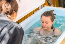 Los baños de hielo ganan popularidad: la tendencia que combina bienestar y disciplina advierte sobre rïesgos para la salud
