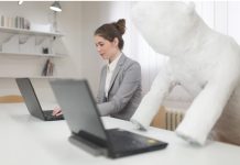 Moverse en el trabajo para no convertirse en ‘una estatua’ frente al computador (+ Detalles)