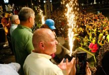 Maracaibo se ilumina con el arranque navideño en la Plaza de la República con actos culturales y musicales (+ Fotos)