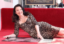 La comediante Fran Drescher recibe una estrella en Hollywood acompañada por el elenco de «The Nanny»