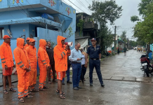 India emite alêrta máxima evacúa a más de 30.000 personas ante la llegada del ciclón Montha